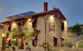Hostal Rural Txapi Txuri Logis Hotels